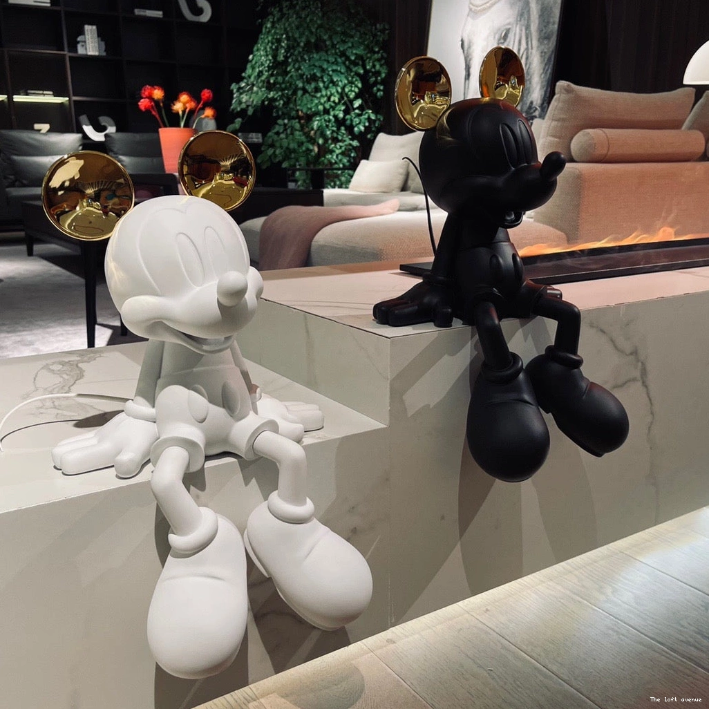FIGURE MOUSE SITTING MICKEY 0819